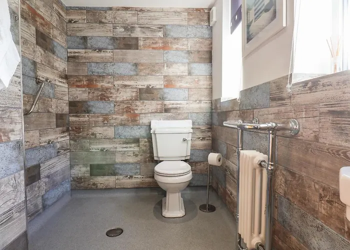 Meadowfields * Whitby