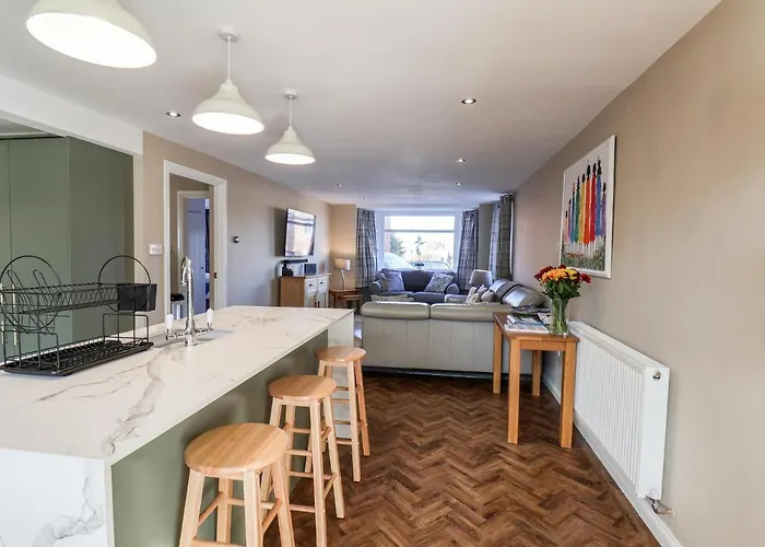 Meadowfields * Whitby